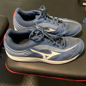 Mizuno Court Shoes (indoor)